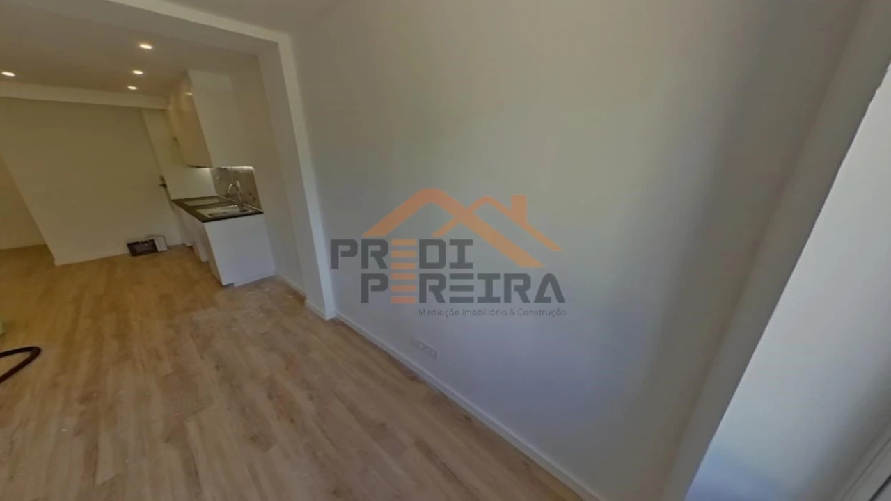 Apartamento T2 para Venda em Algueirão-Mem Martins Foto 9