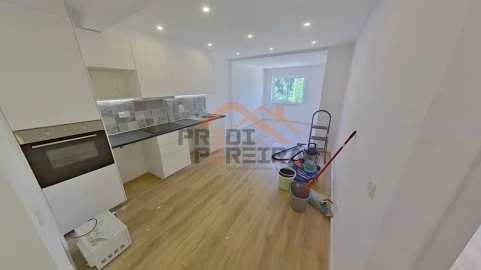 Apartamento T2 para Venda em Algueirão-Mem Martins
