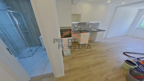 Apartamento T2 para Venda em Algueirão-Mem Martins