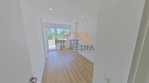 Apartamento T2 para Venda em Algueirão-Mem Martins