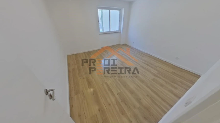 Apartamento T2 para Venda em Algueirão-Mem Martins Foto 20