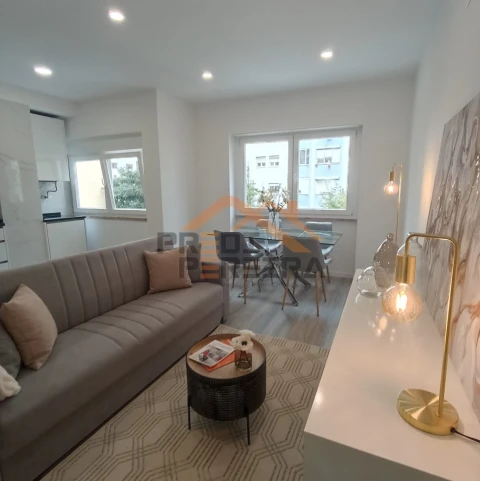 Apartamento T3 para Venda em Benfica