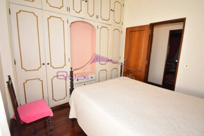 Moradia T4 para Venda em Moitas Venda