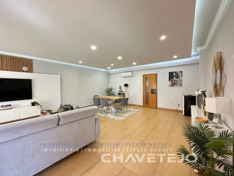 Apartamento T3 para Venda em São João Baptista e Santa Maria dos Olivais Foto 4