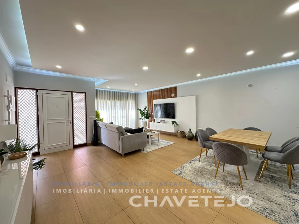 Apartamento T3 para Venda em São João Baptista e Santa Maria dos Olivais Foto 5