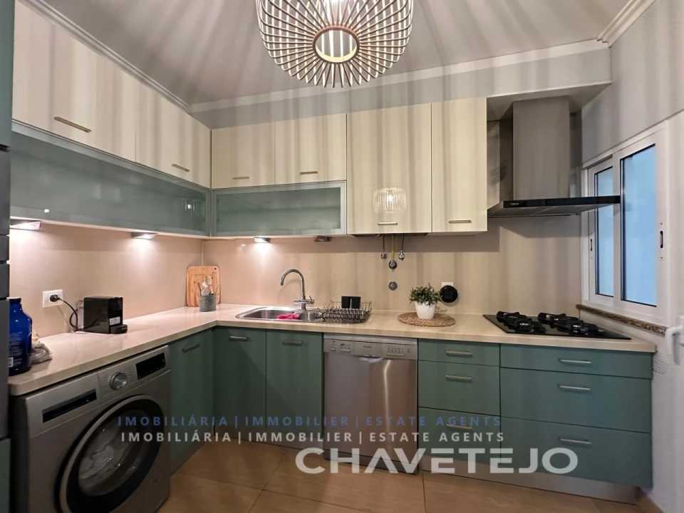 Apartamento T3 para Venda em São João Baptista e Santa Maria dos Olivais Foto 9