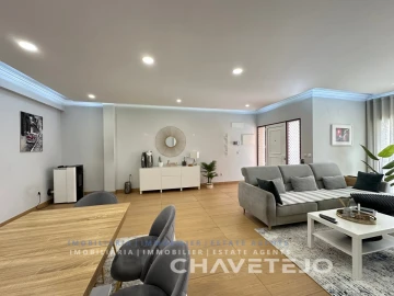 Apartamento T3 para Venda em São João Baptista e Santa Maria dos Olivais