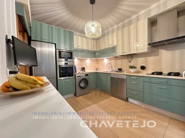 Apartamento T3 para Venda em São João Baptista e Santa Maria dos Olivais