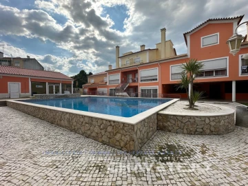 Apartamento T3 para Venda em São João Baptista e Santa Maria dos Olivais