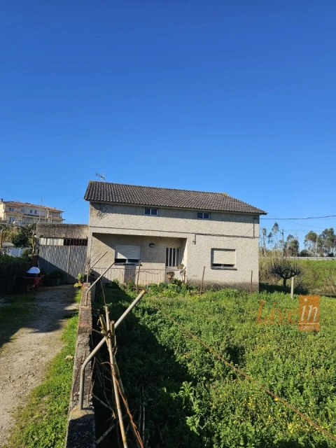 Moradia T2 para Venda em Santa Eufémia e Boa Vista