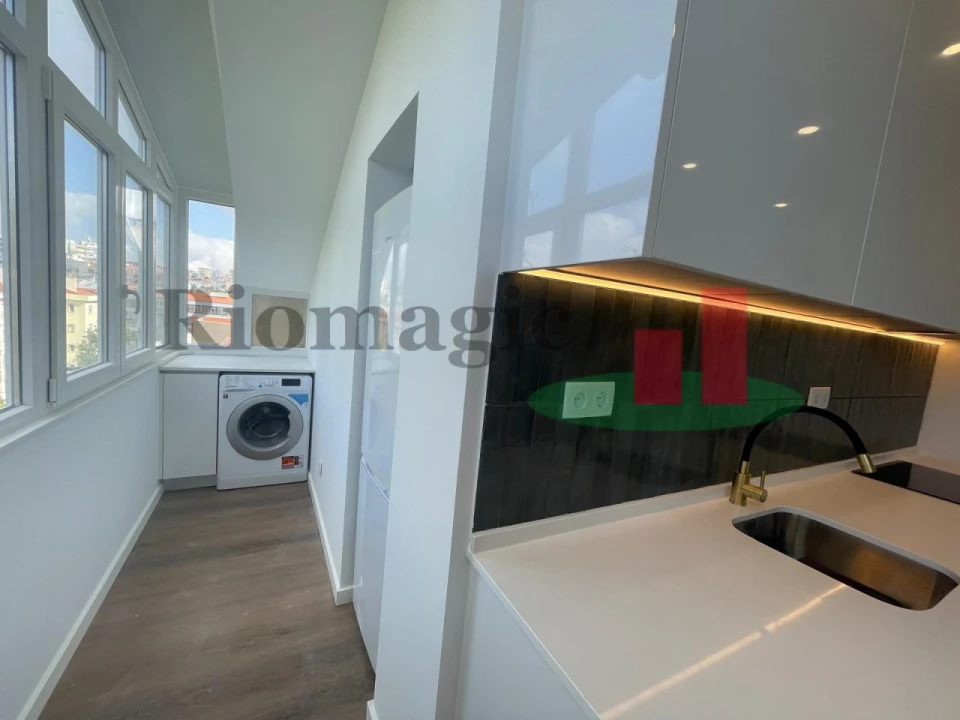 Apartamento T2 para Venda em Venteira Foto 4