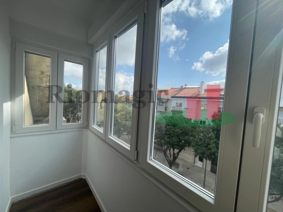 Apartamento T2 para Venda em Venteira Foto 5