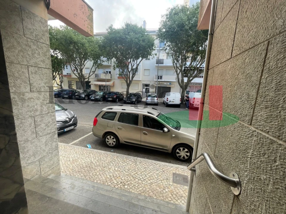 Apartamento T2 para Venda em Venteira Foto 20