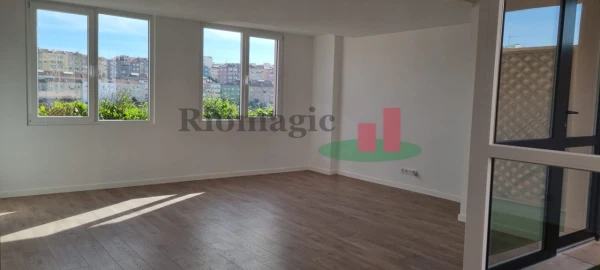 Apartamento T2 para Venda em Venteira
