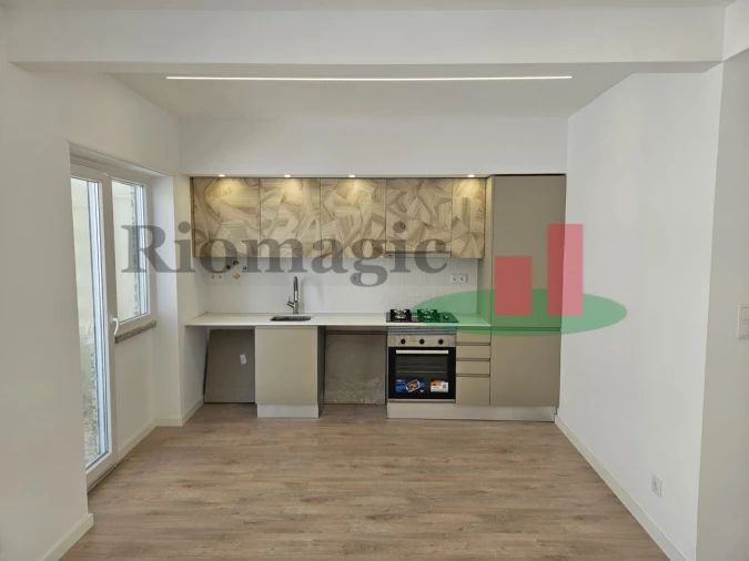 Apartamento T2 para Venda em Venteira Foto 3