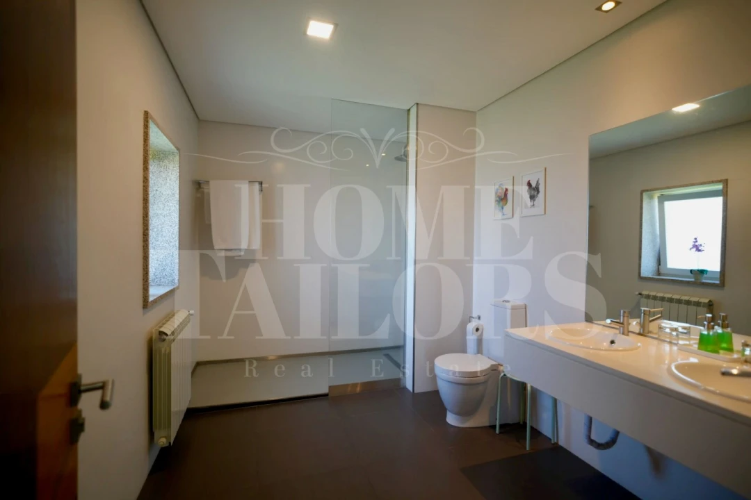 Moradia T10 para Venda em Queirã Foto 13