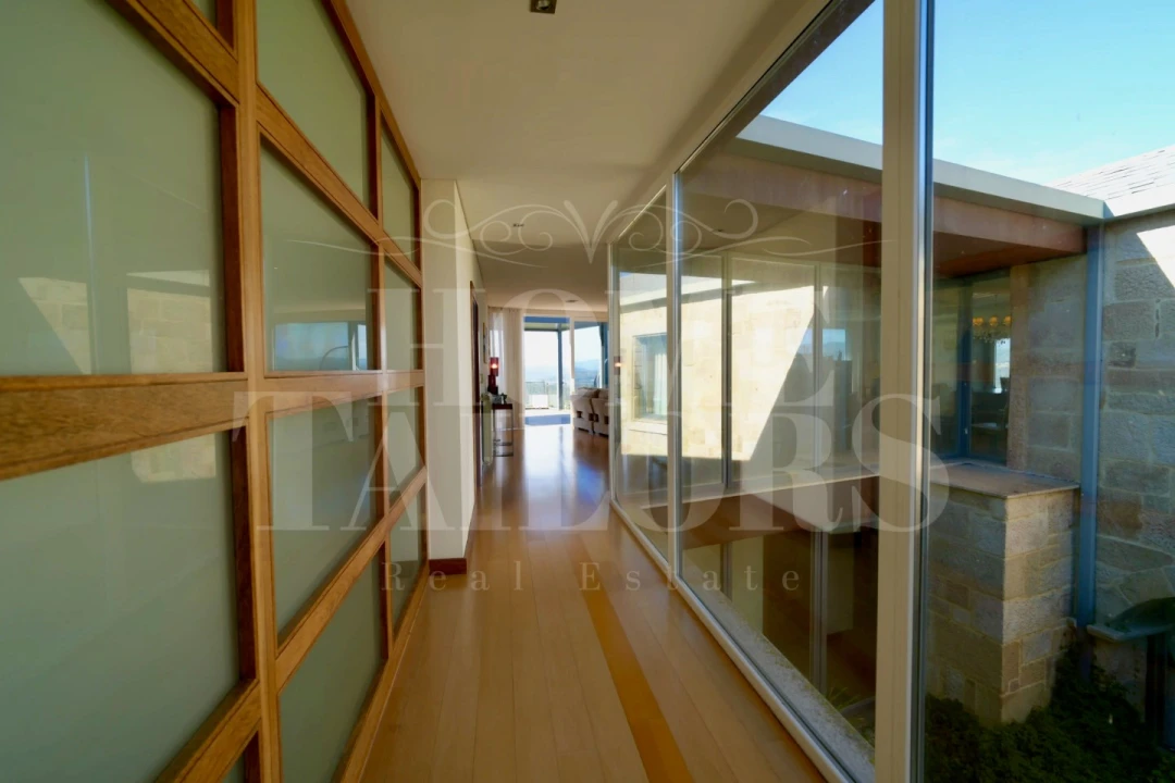 Moradia T10 para Venda em Queirã Foto 17