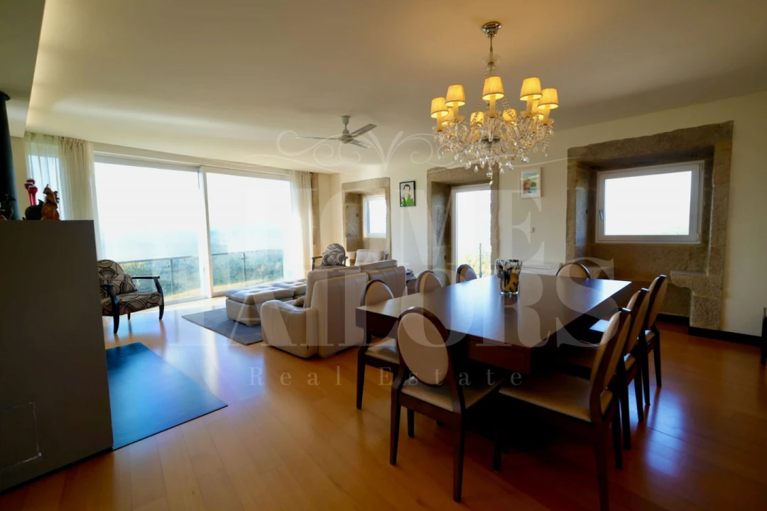 Moradia T10 para Venda em Queirã Foto 22