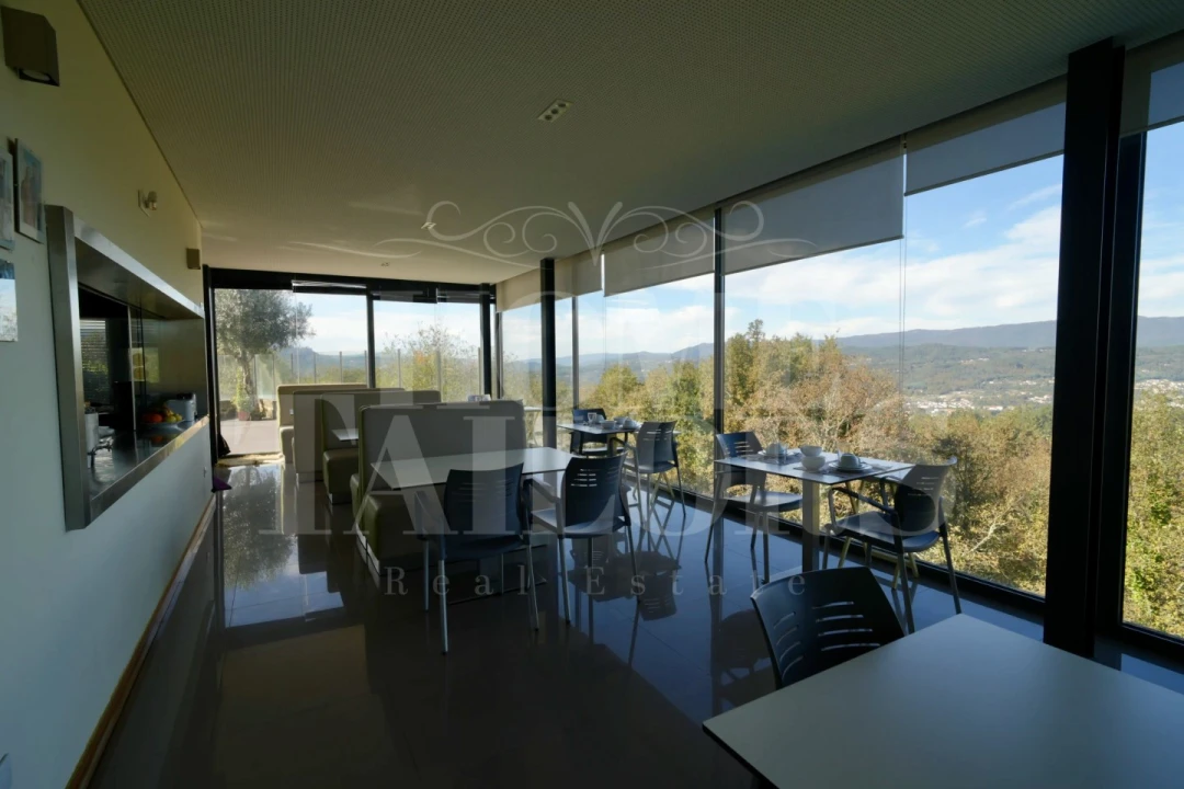 Moradia T10 para Venda em Queirã Foto 27