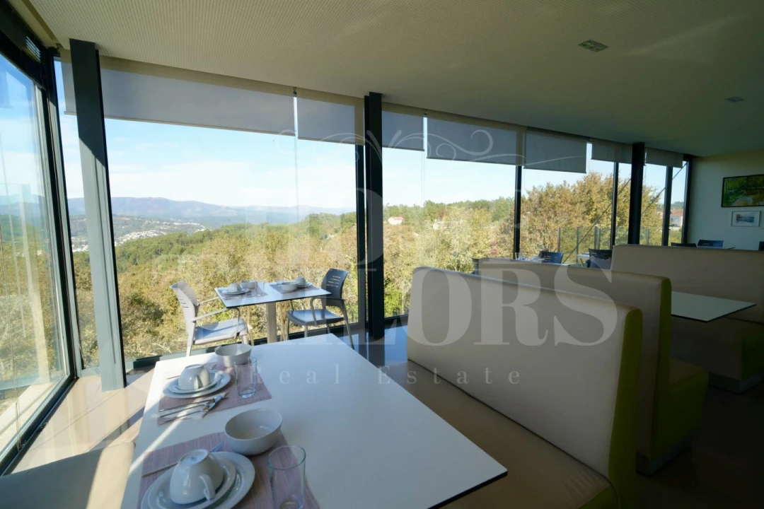 Moradia T10 para Venda em Queirã Foto 29