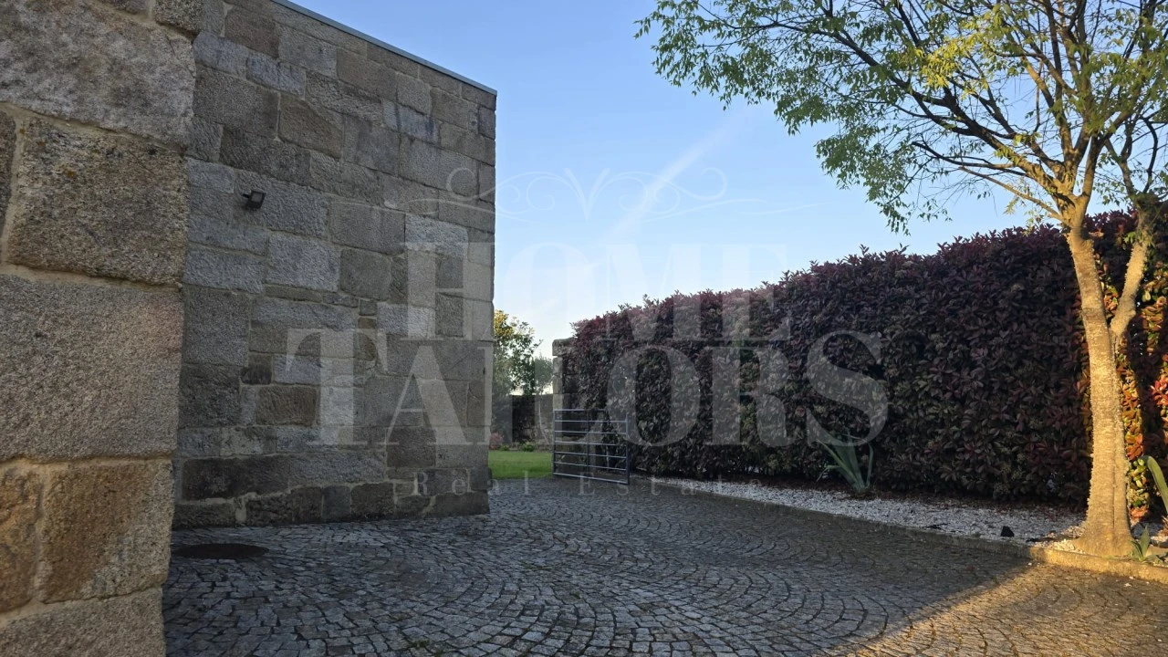 Moradia T10 para Venda em Queirã Foto 46