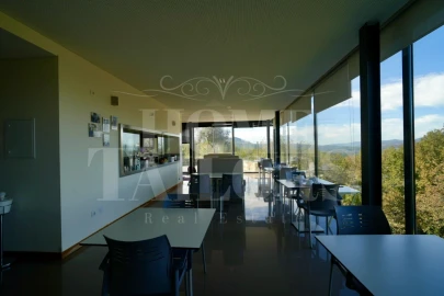 Moradia T10 para Venda em Queirã