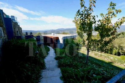 Moradia T10 para Venda em Queirã