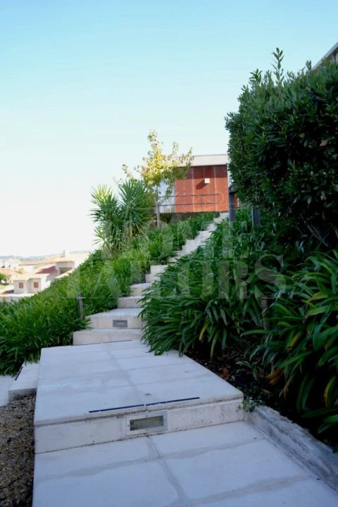 Moradia T10 para Venda em Queirã