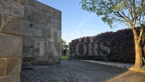 Moradia T10 para Venda em Queirã