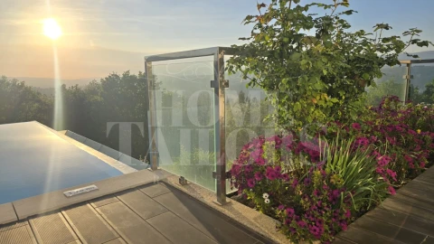 Moradia T10 para Venda em Queirã