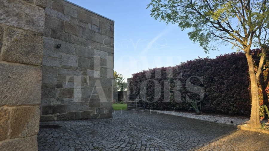 Moradia T10 para Venda em Queirã Foto 46