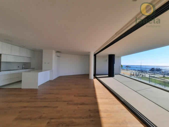 Apartamento T2 para Venda em Olhão Foto 12