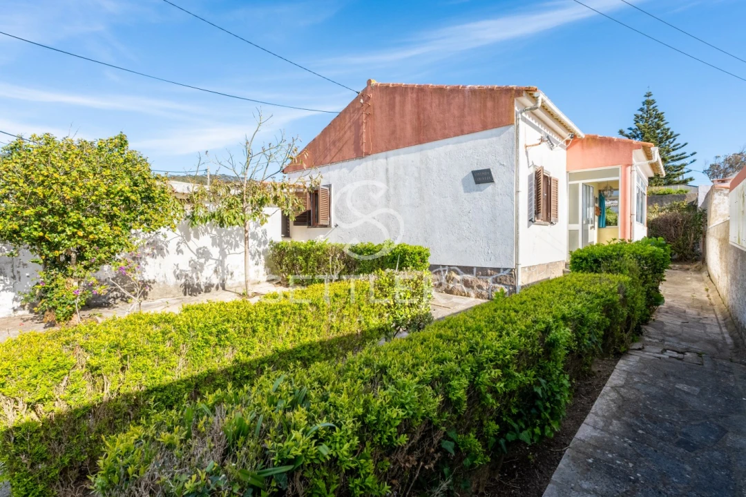 Moradia T2 para Venda em Colares Foto 1