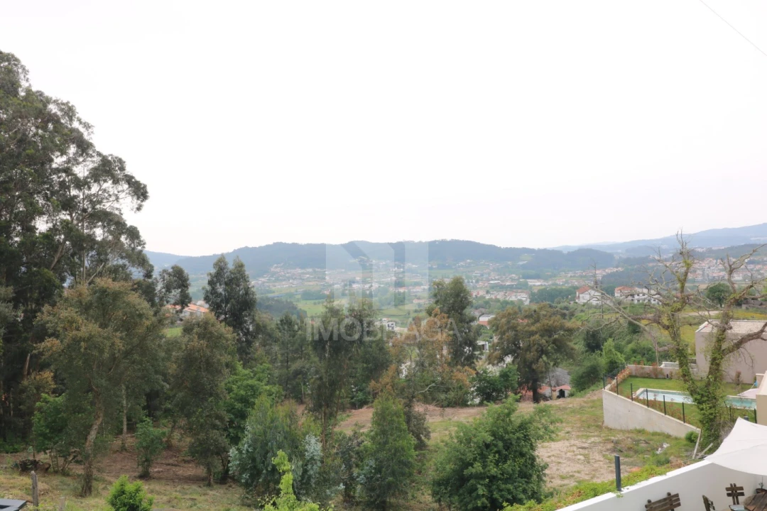 Moradia T3 para Venda em Esporões Foto 35