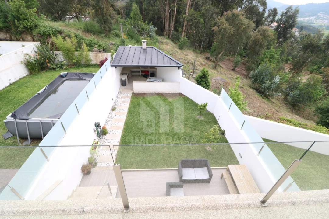 Moradia T3 para Venda em Esporões Foto 36