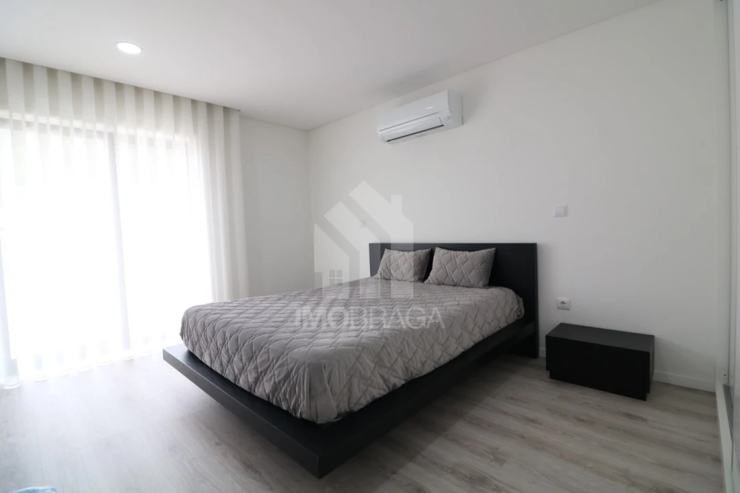 Moradia T3 para Venda em Esporões Foto 39