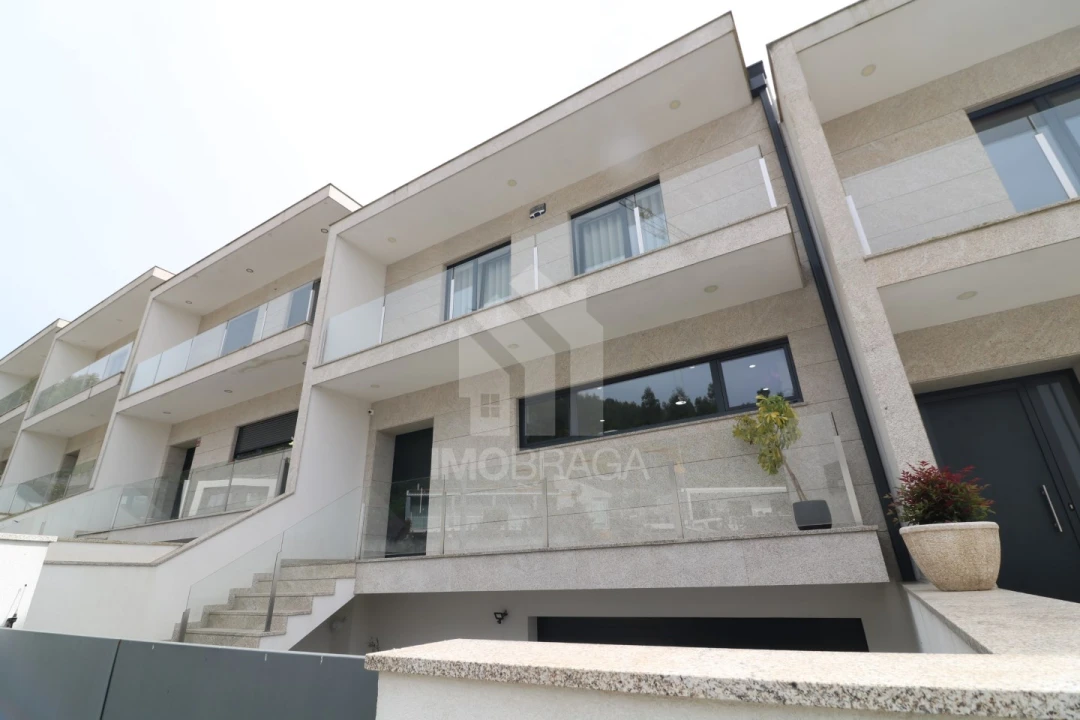 Moradia T3 para Venda em Esporões Foto 52