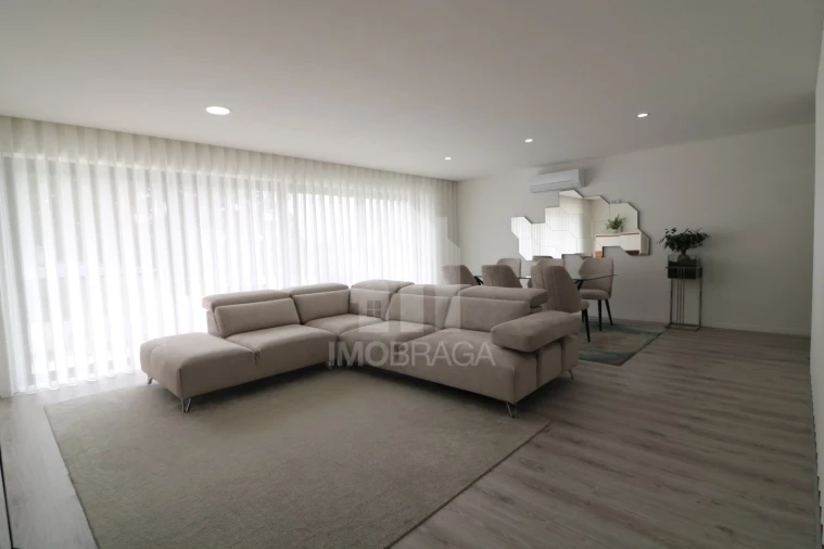 Moradia T3 para Venda em Esporões Foto 11