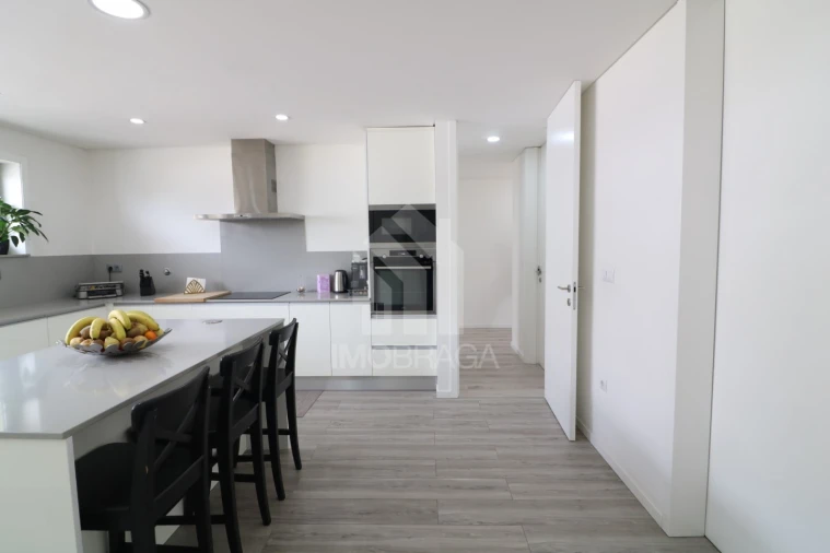 Moradia T3 para Venda em Esporões Foto 19
