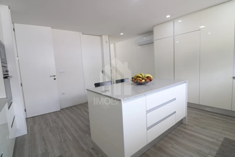 Moradia T3 para Venda em Esporões Foto 21