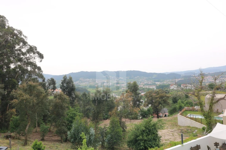 Moradia T3 para Venda em Esporões Foto 35