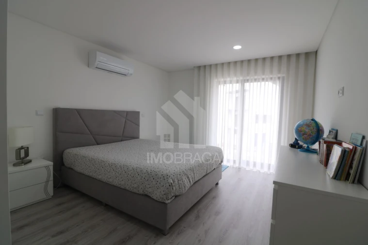 Moradia T3 para Venda em Esporões Foto 37