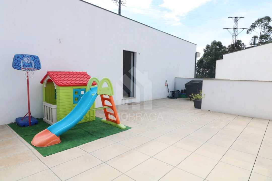 Moradia T3 para Venda em Esporões Foto 51
