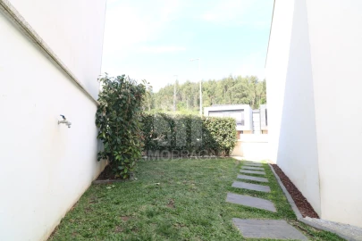 Moradia T3 para Venda em Esporões