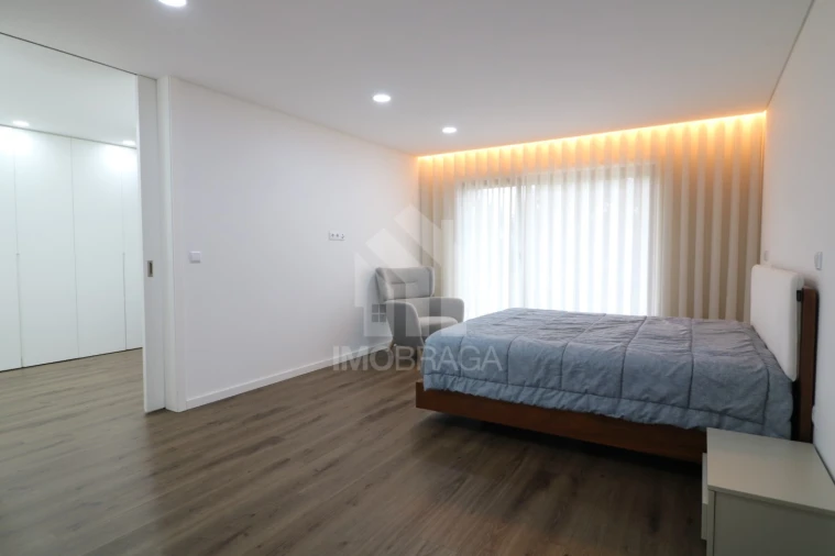 Moradia T3 para Venda em Esporões Foto 11