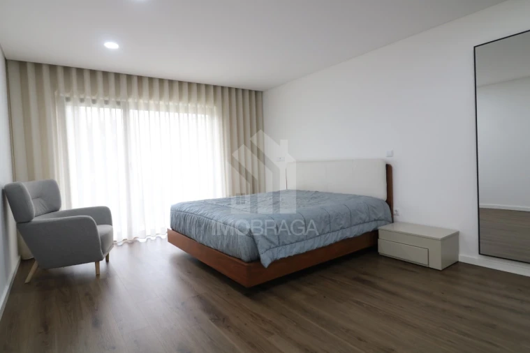 Moradia T3 para Venda em Esporões Foto 12