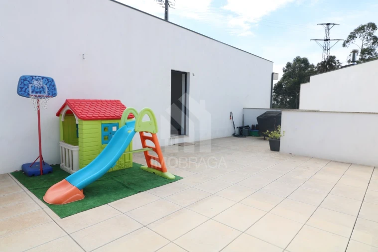 Moradia T3 para Venda em Esporões Foto 51