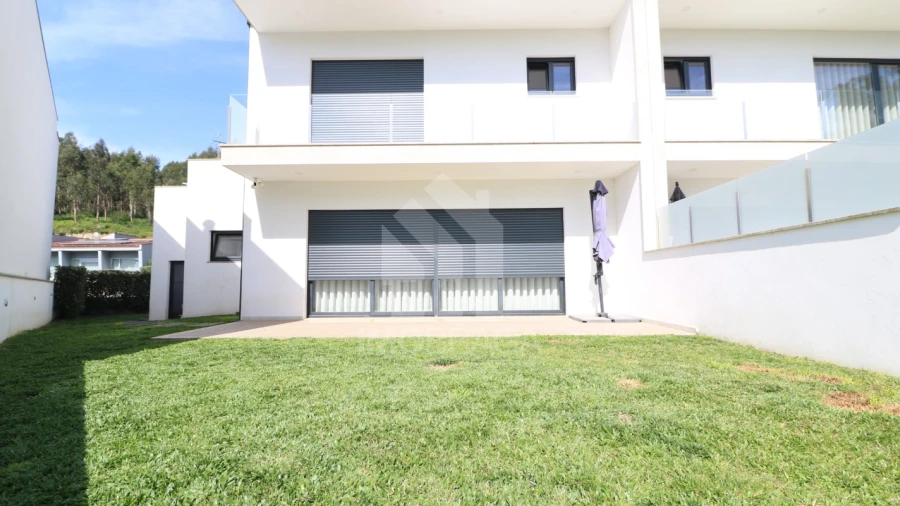 Moradia T3 para Venda em Esporões