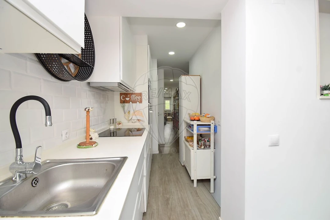 Apartamento T1 para Venda em Encosta do Sol Foto 9