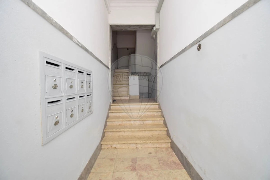 Apartamento T1 para Venda em Encosta do Sol Foto 16